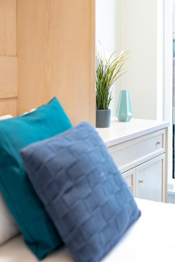 Capital Sloane Street Studio With Balcony London Exterior photo